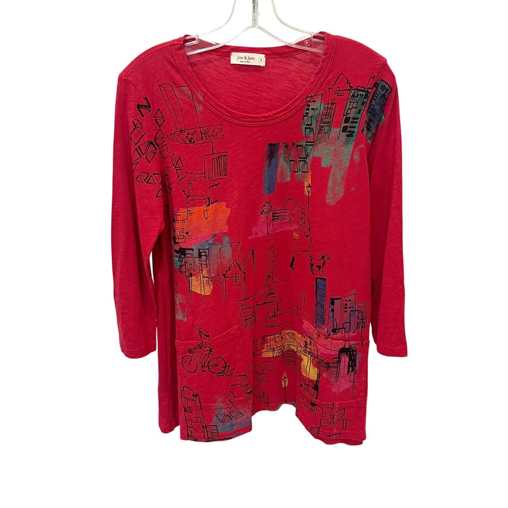 Jess & Jane Red City Skyline Dog Walk Graphic Top Cotton Artsy - Size Small